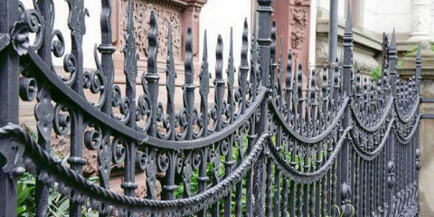 Kované ploty a brány: nápady na aplikace, stylové kombinace, nejlepší možnosti dekorace + fotografie aplikace a designu